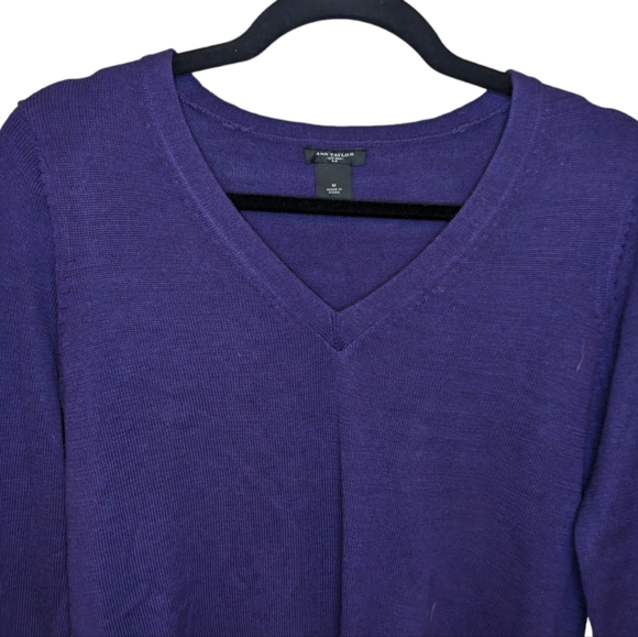 Ann Taylor Women's V-Neck Purple Sweater M π - Picture 5 of 8